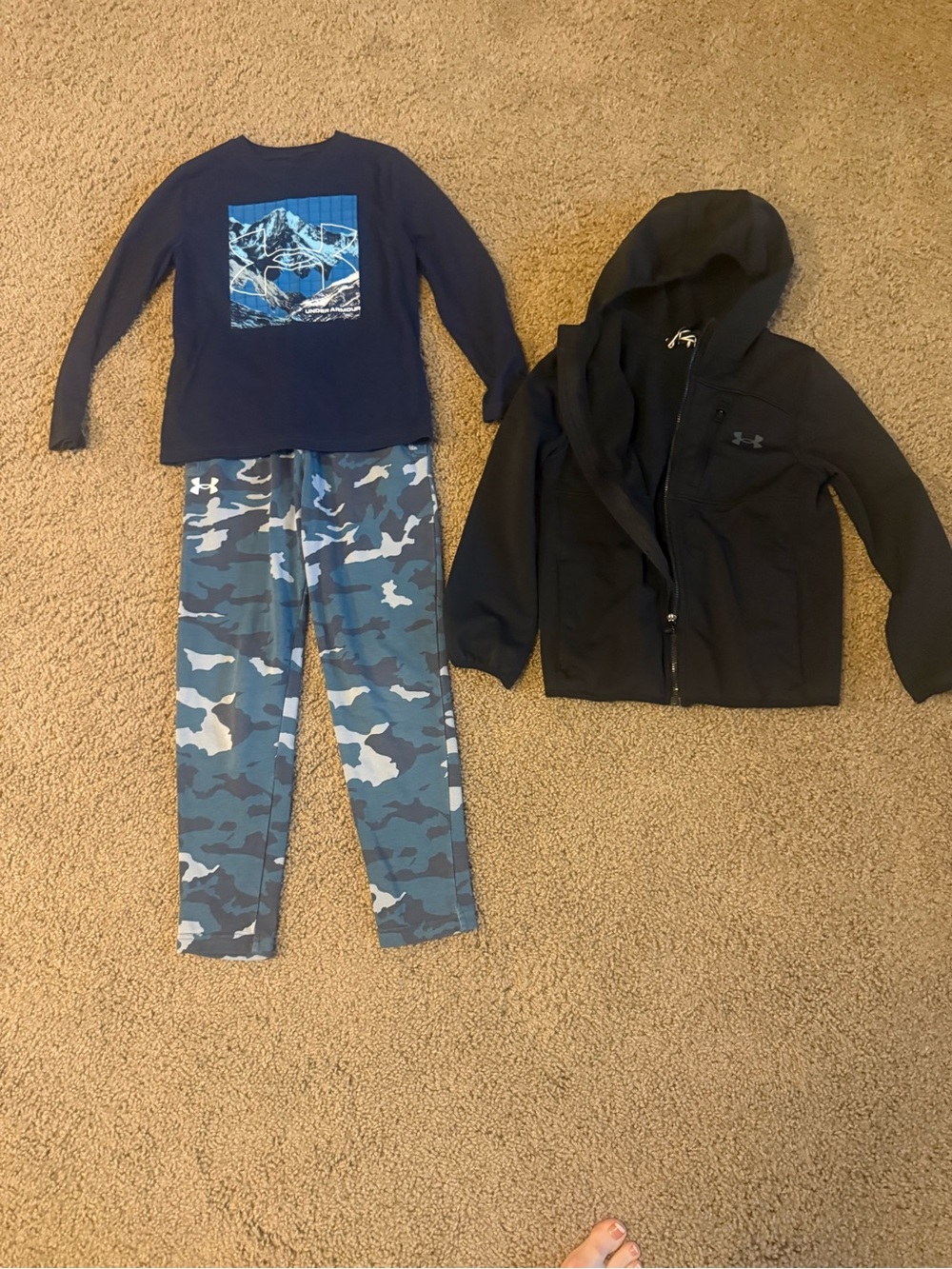 Under Armour Fall Bundle. Youth Small